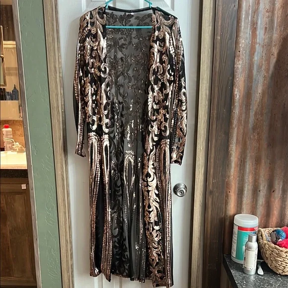 Buckle | Tops | Elegant Black And Gold Sequin Kimono | Poshmark